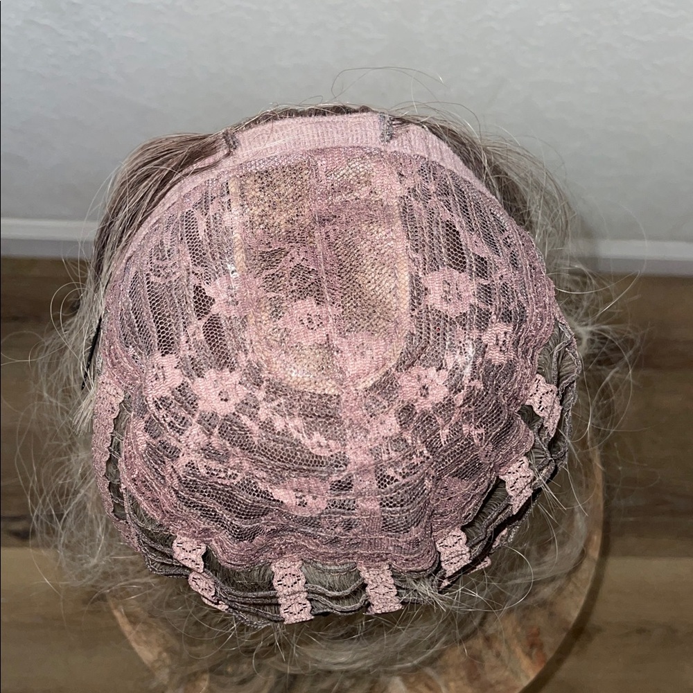Glam Wavy Lace Wig – 22” Blonde Blend with Dark Roots, Soft & Natural # Q - Picture 12 of 15